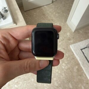 Apple
Series 6 Watch
